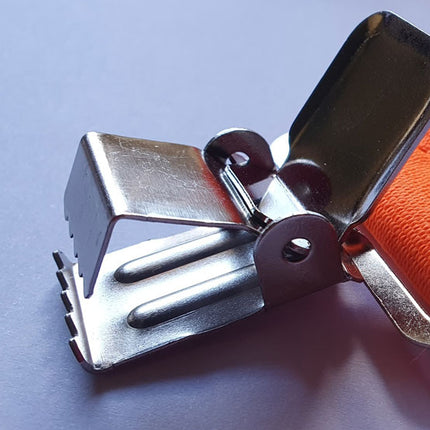Sturdy Construction Clips For Braces